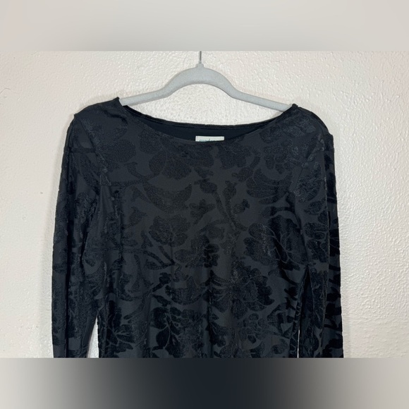 Sundance Black Velvet Textured Floral Long Sleeve Top Women’s Size Small - Picture 2 of 11